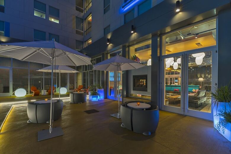 Hotel Aloft College Station