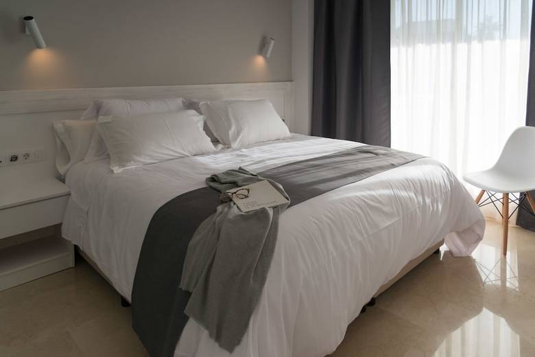 Aparthotel Mediterr�neo Sitges