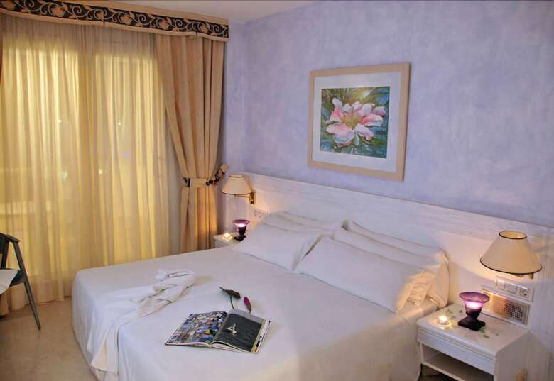 Aparthotel Mediterr�neo Sitges