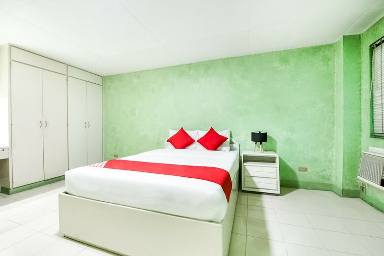 Oyo 242 Benson Apartelle
