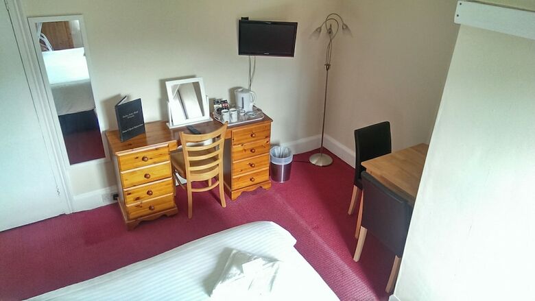 Hotel Tusker Lodge