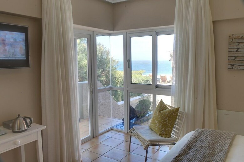 Hotel Periwinkle Guest Lodge