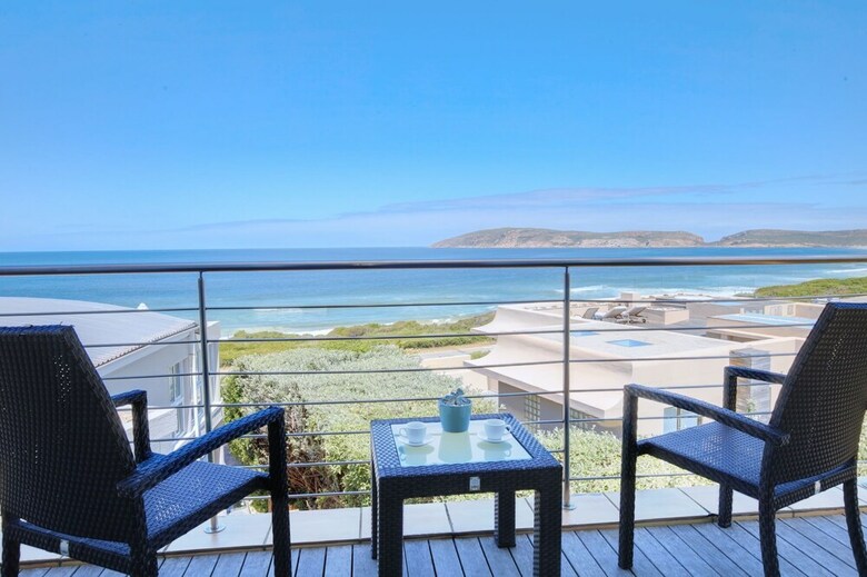 Hotel Periwinkle Guest Lodge