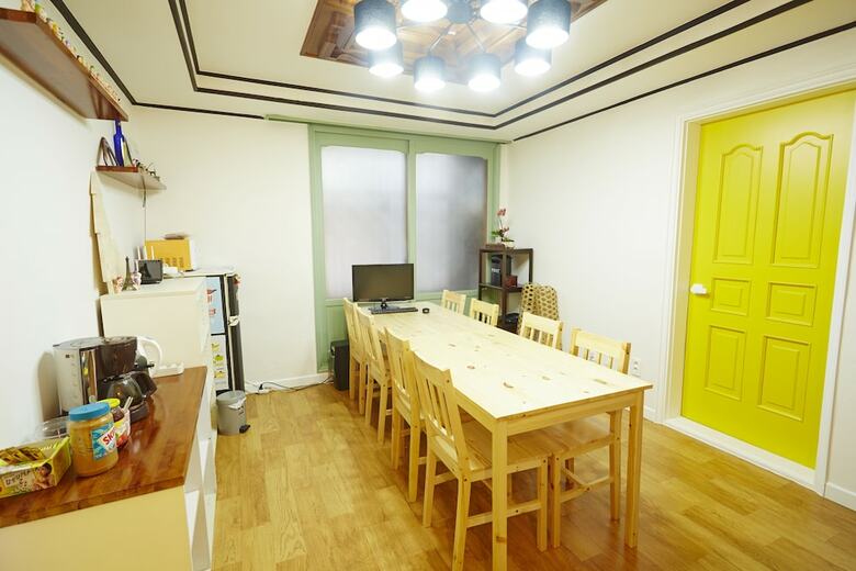 Hostal Owl Guesthouse - Hostel