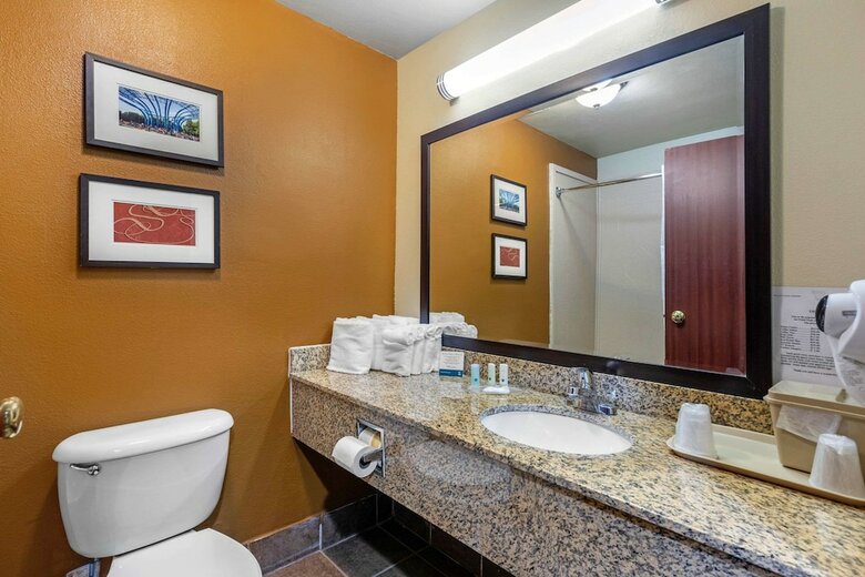 Hotel Quality Suites Addison-dallas