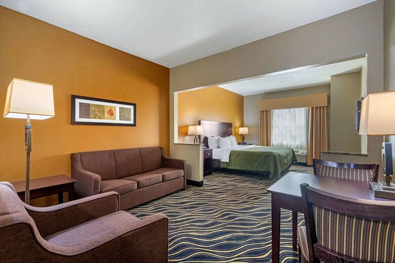 Hotel Quality Suites Addison-dallas