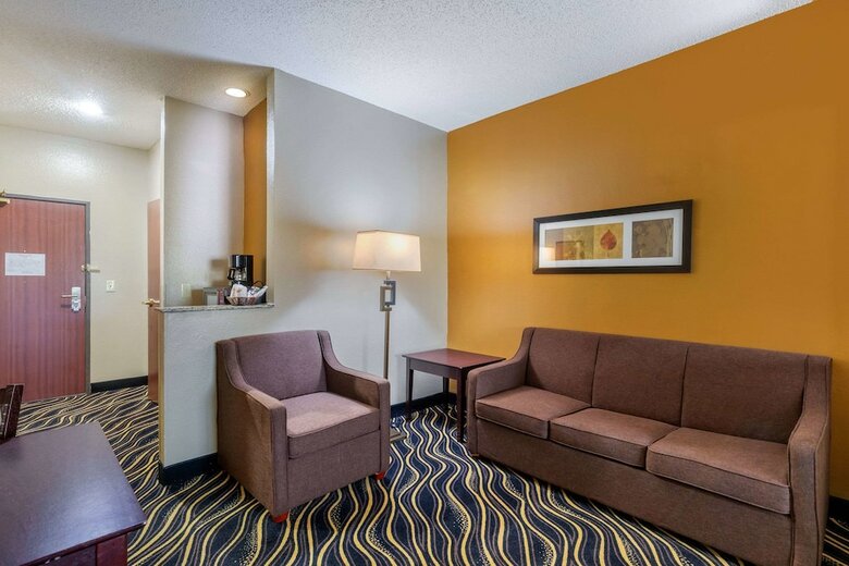 Hotel Quality Suites Addison-dallas