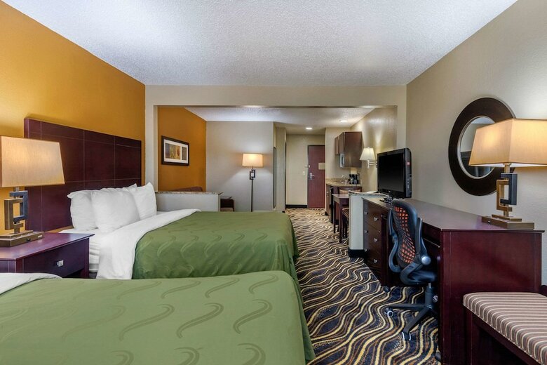 Hotel Quality Suites Addison-dallas