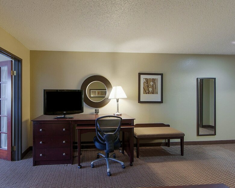 Hotel Quality Suites Addison-dallas