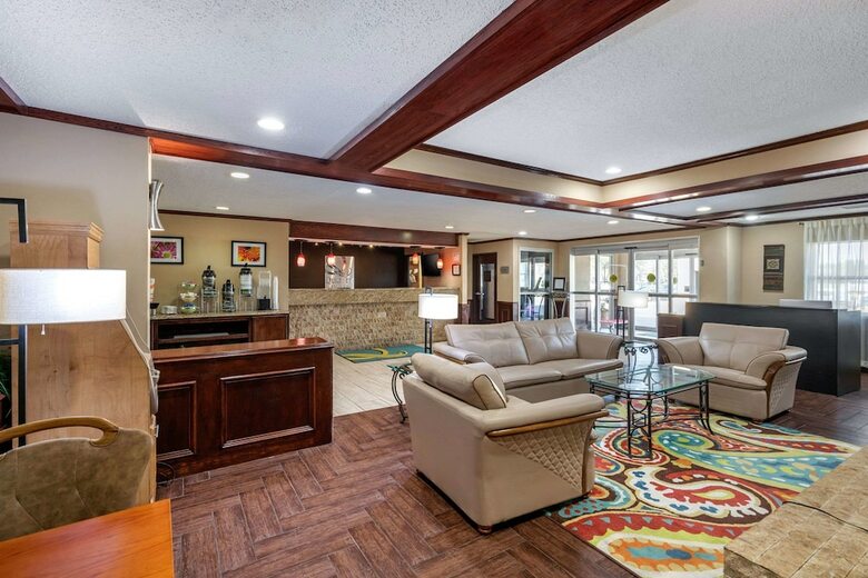 Hotel Quality Suites Addison-dallas