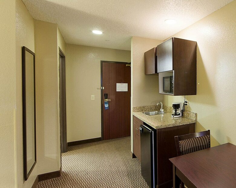 Hotel Quality Suites Addison-dallas