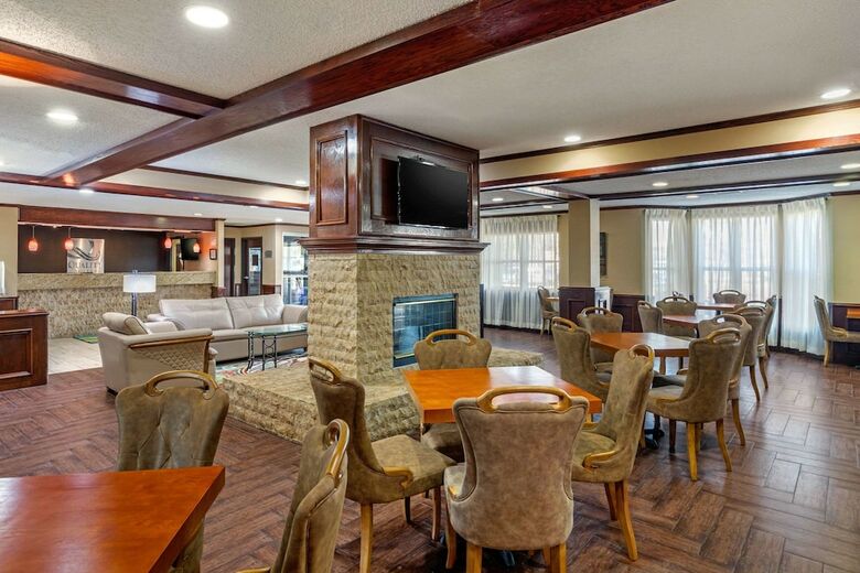 Hotel Quality Suites Addison-dallas