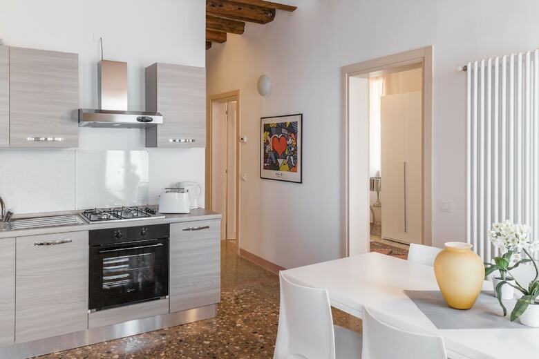 Accademia Charm Apartments