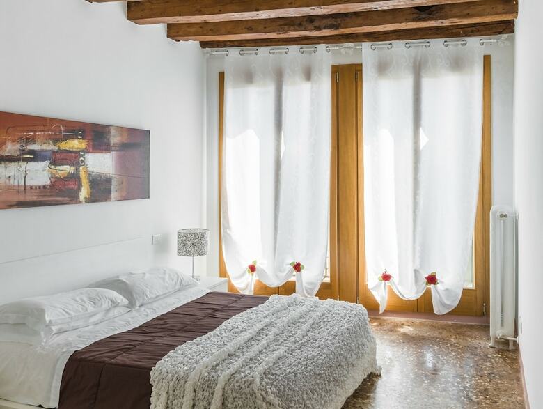 Accademia Charm Apartments