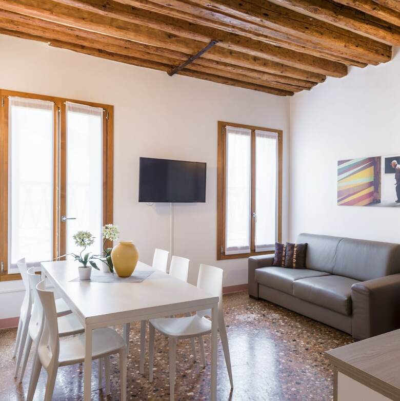 Accademia Charm Apartments