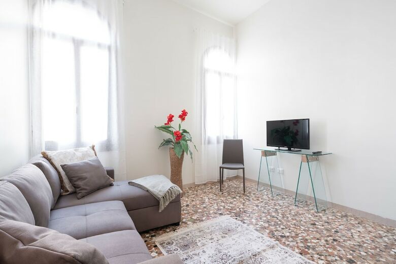 Accademia Charm Apartments