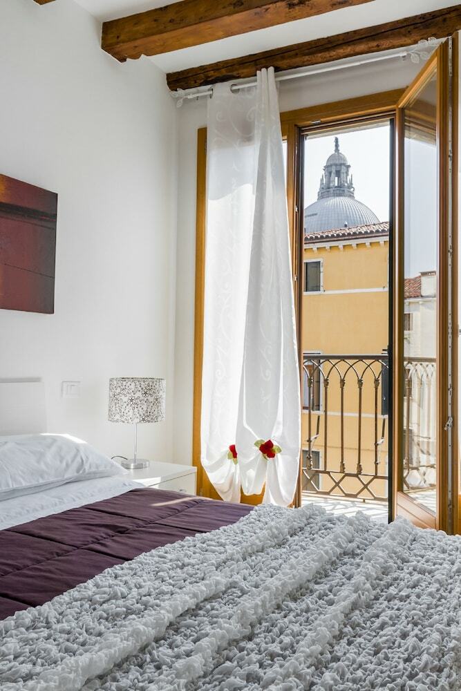 Accademia Charm Apartments