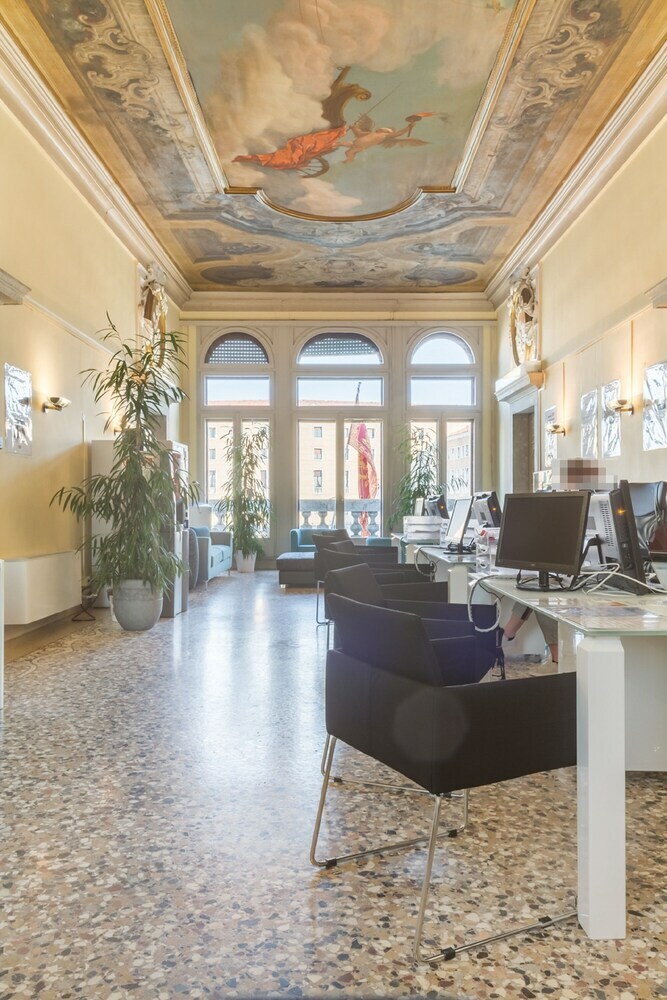 Accademia Charm Apartments