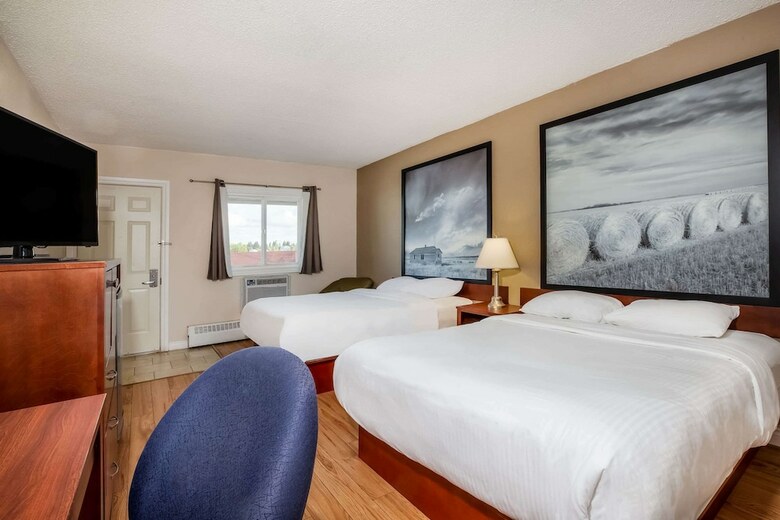 Hotel Super 8 By Wyndham Smoky Lake