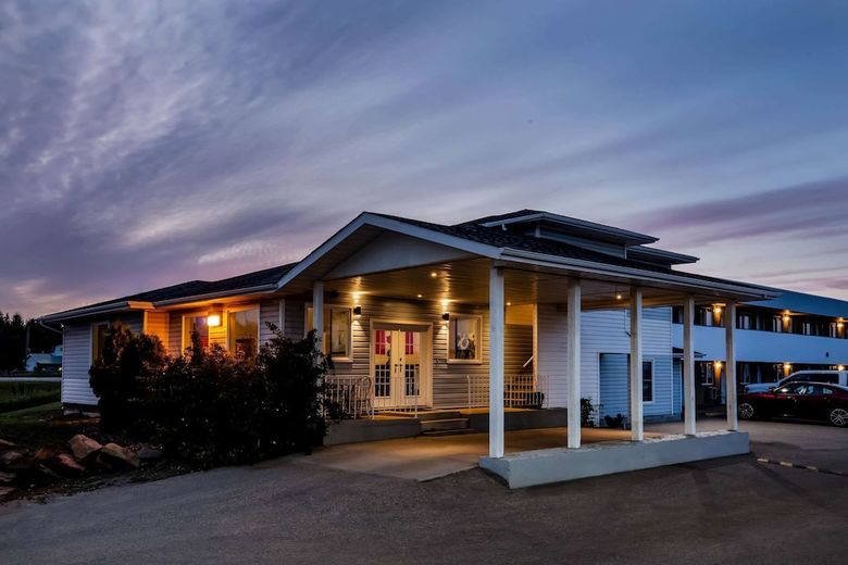 Hotel Super 8 By Wyndham Smoky Lake