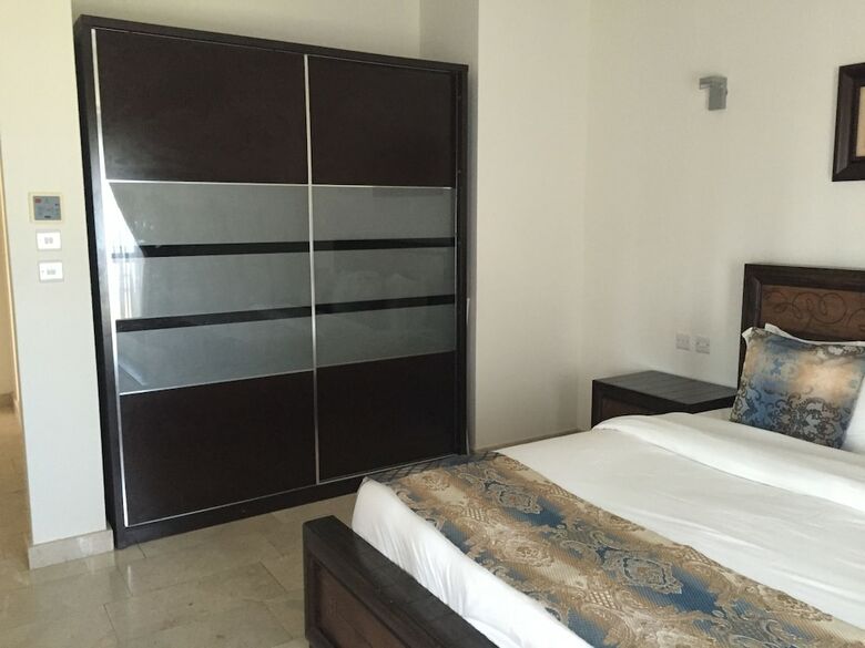 Le Sifah Resort Apartments