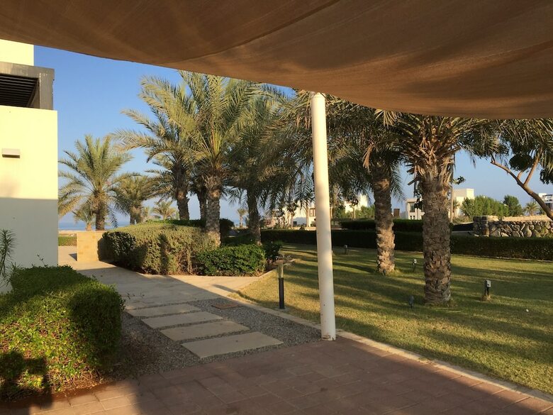 Le Sifah Resort Apartments