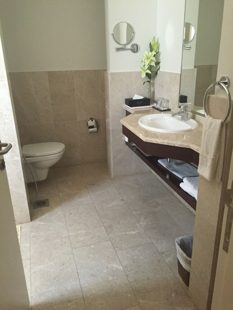 Le Sifah Resort Apartments