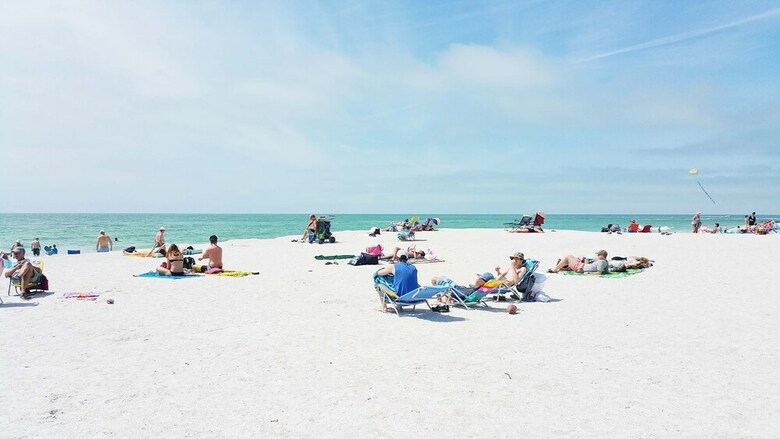Hotel Gulf Winds Beach Resort