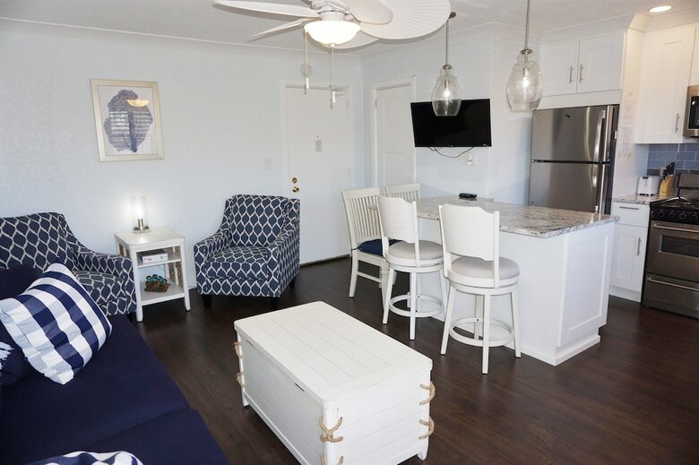 Hotel Gulf Winds Beach Resort