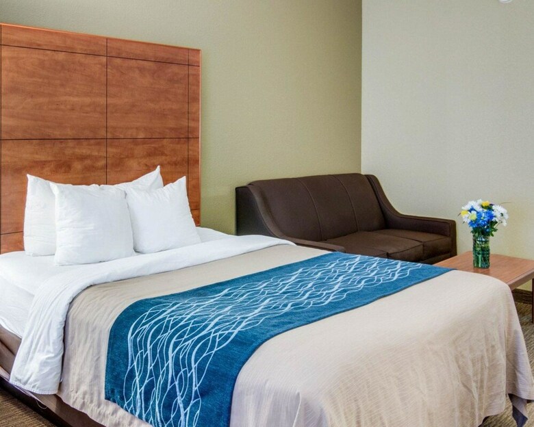 Hotel Comfort Inn & Suites