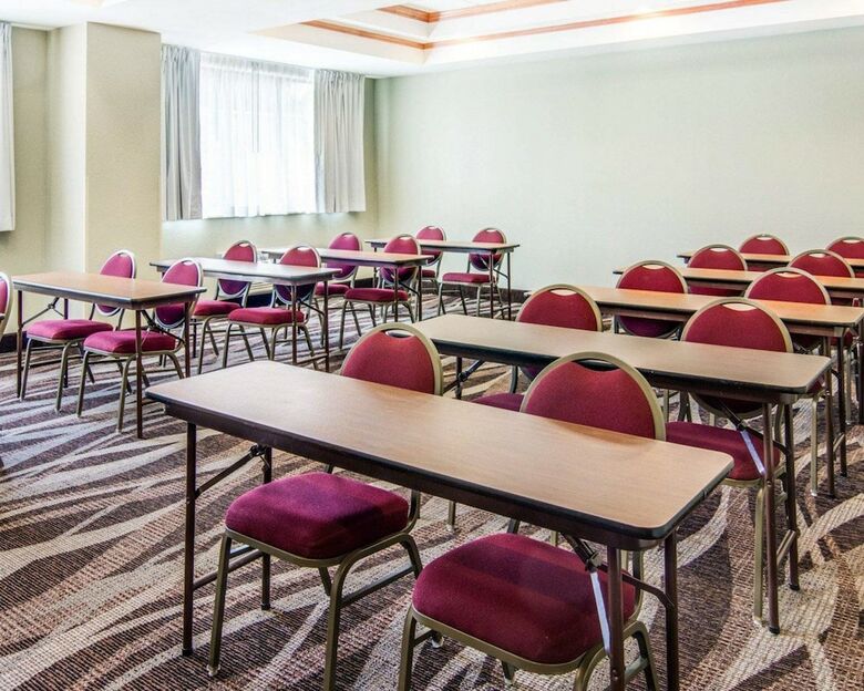 Hotel Comfort Inn & Suites