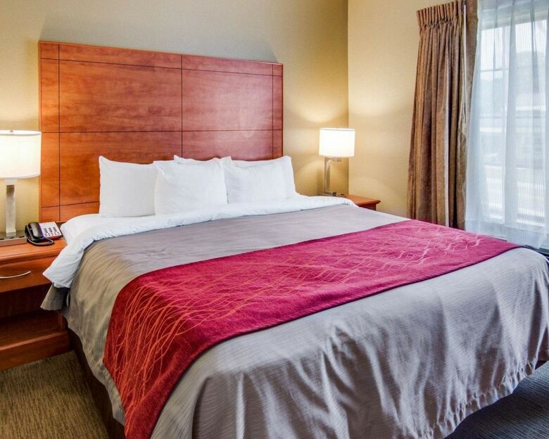 Hotel Comfort Inn & Suites