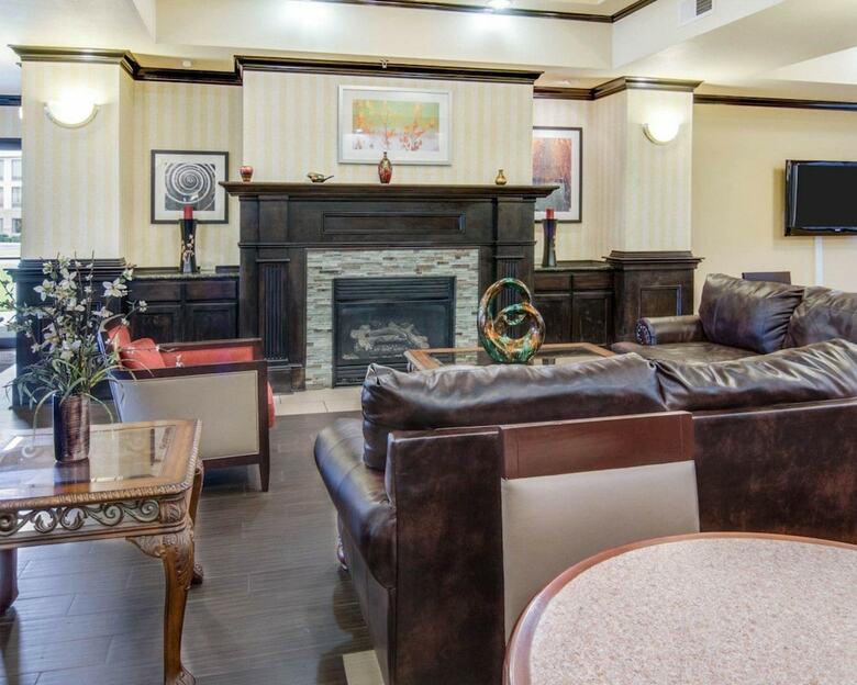 Hotel Comfort Inn & Suites