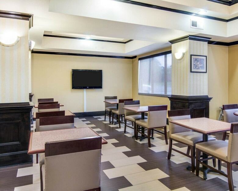 Hotel Comfort Inn & Suites