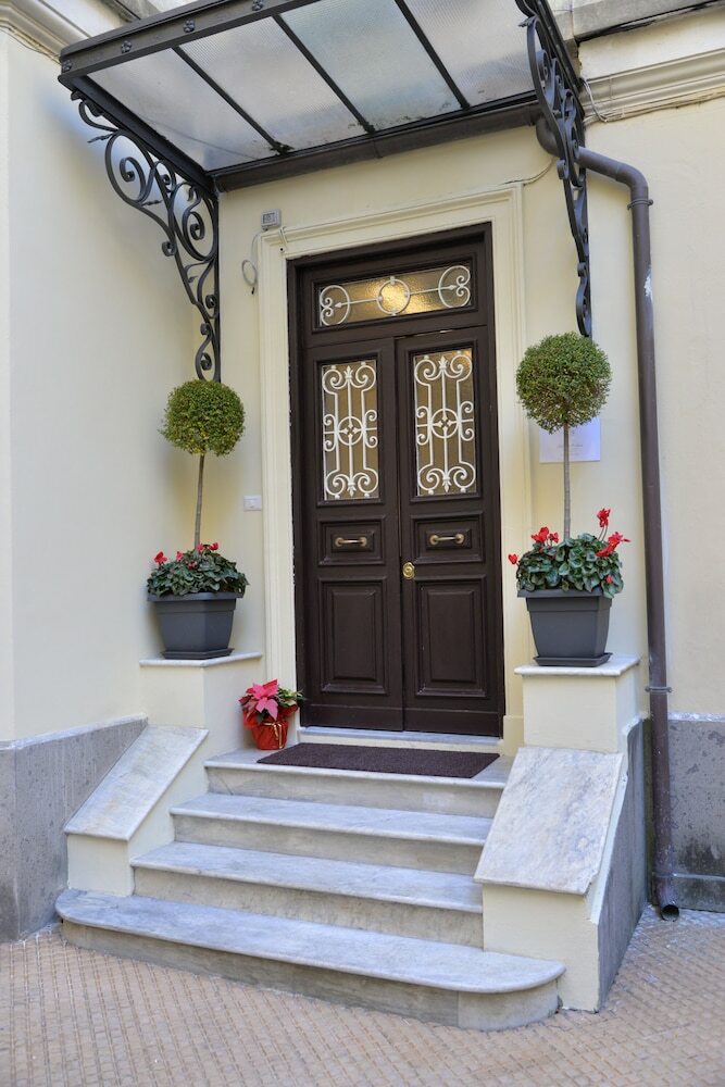 Little Rose Residence