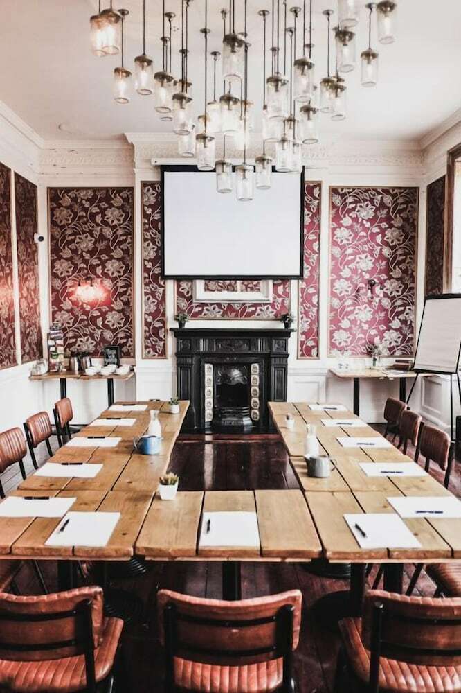 Rodney Hotel
