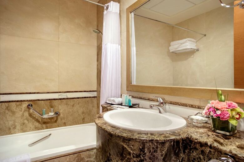 Hotel Al Ain Rotana