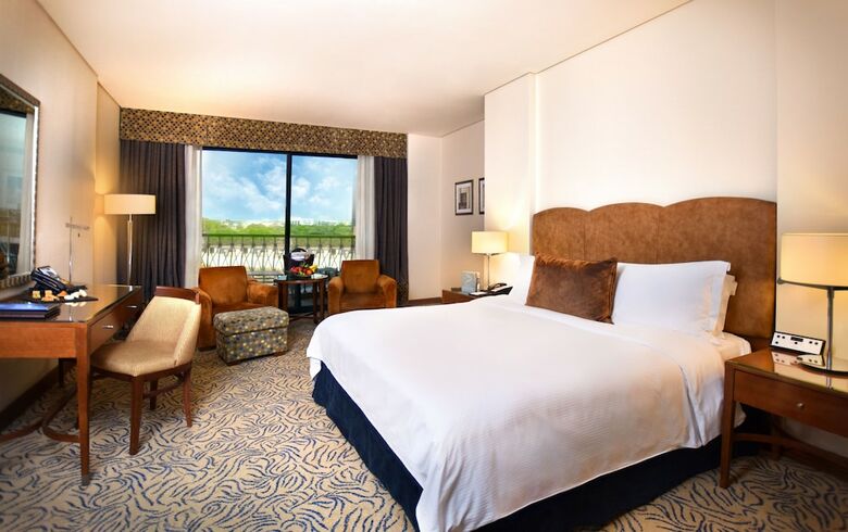 Hotel Al Ain Rotana