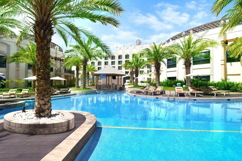 Hotel Al Ain Rotana