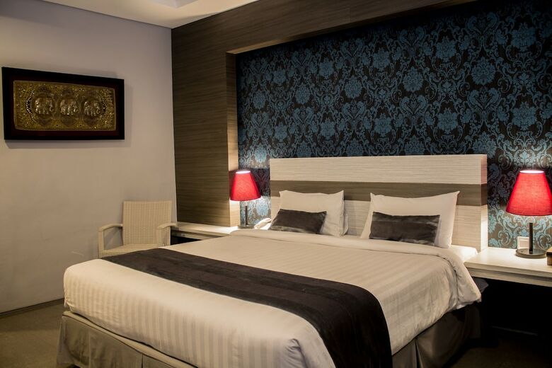 Hotel Transera Kamini Legian