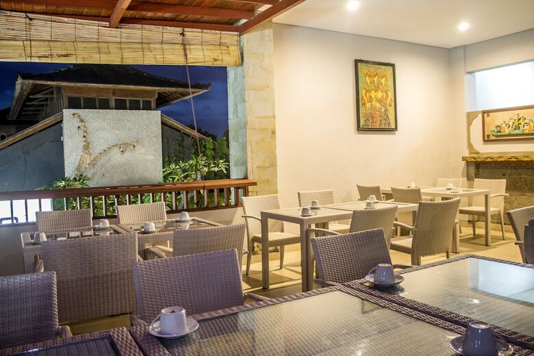 Hotel Transera Kamini Legian