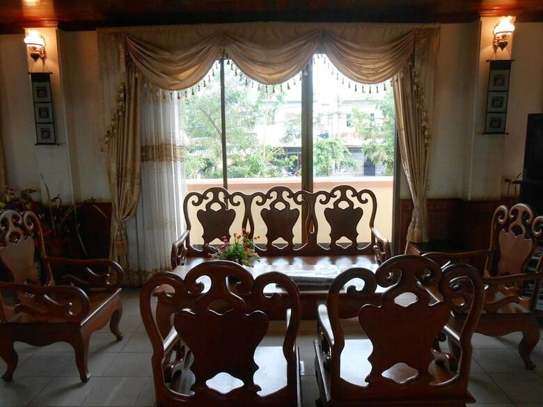 Sisavath Hotel