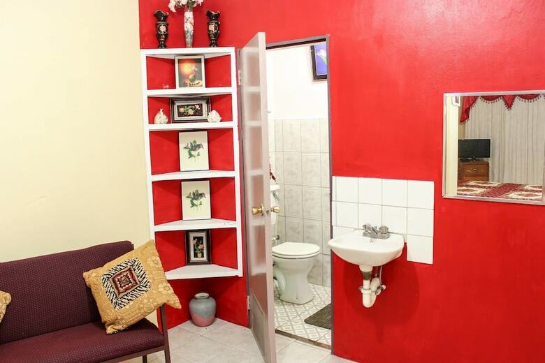 Hotel La Mamre Guest House