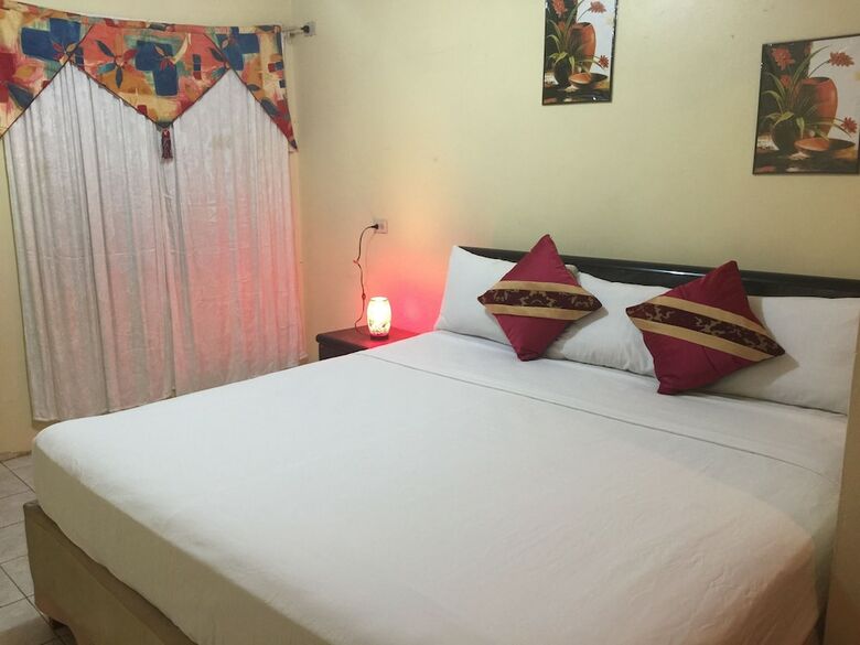 Hotel La Mamre Guest House