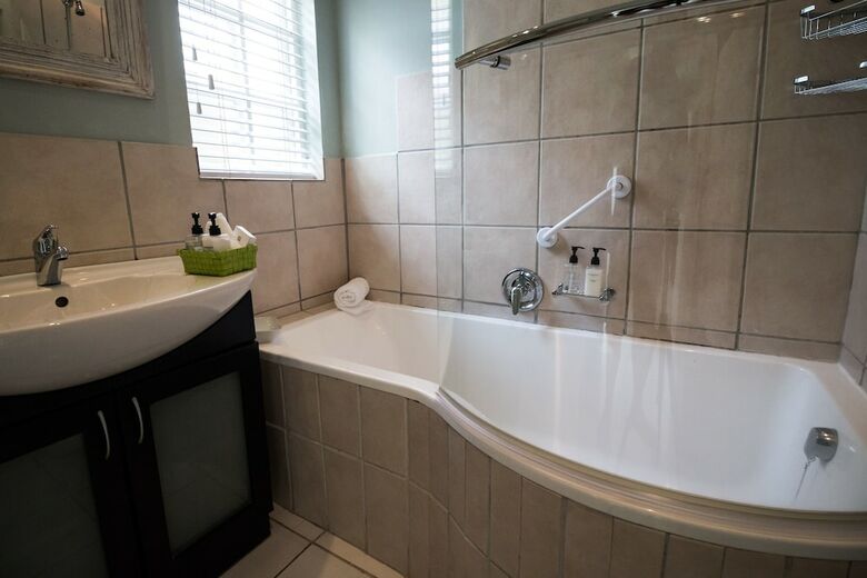 Bed & Breakfast Cornerway House