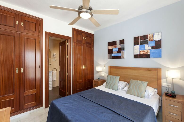 Apartamentos Crown Resorts Club La Riviera