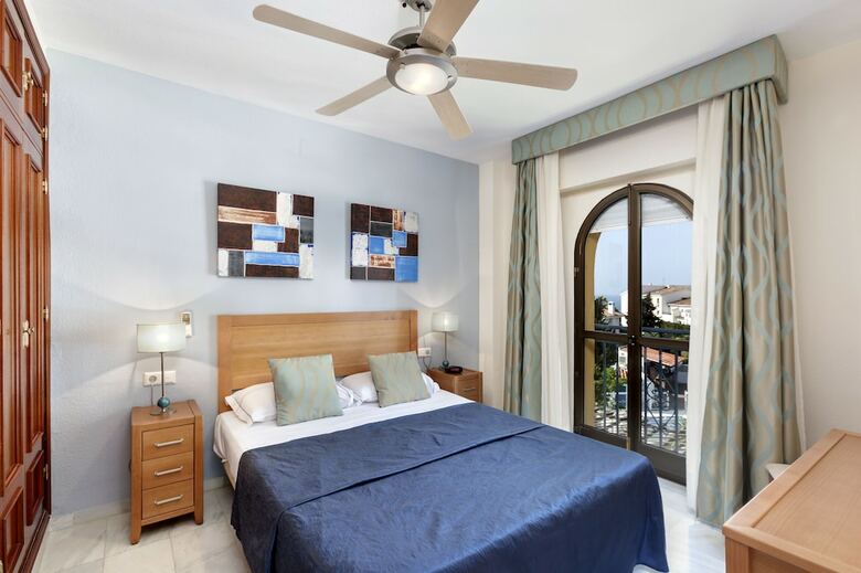 Apartamentos Crown Resorts Club La Riviera