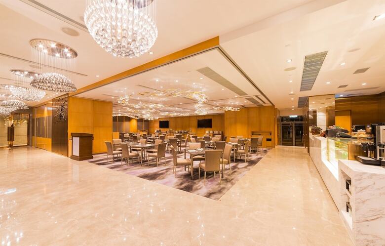 Kowloon Harbourfront Hotel