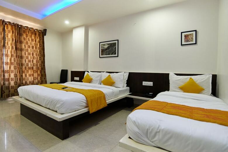 Hotel Sai Bansi