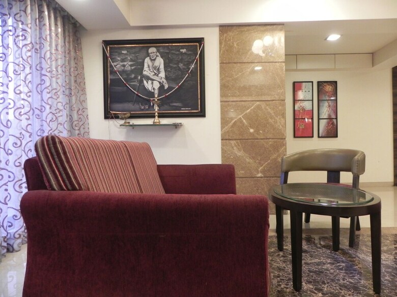 Hotel Reeva Suites